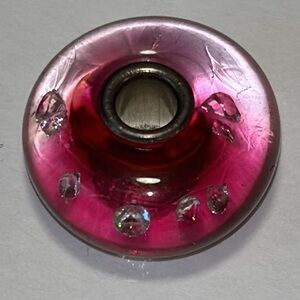 Trollbeads Universal Diamond Bead in pink glass with cubic zirconias embedded